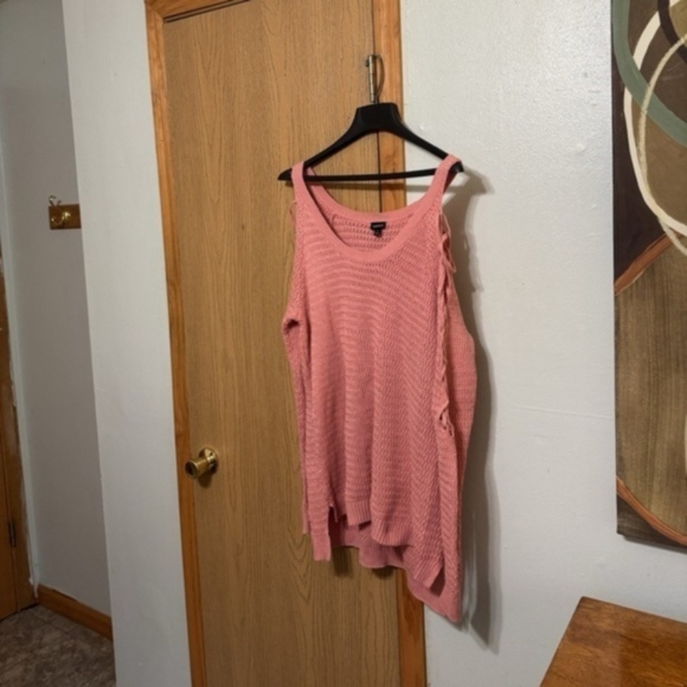 Torrid Size 1 (1X) Pink w/Lace Up Sleeves Scoop Neck Pullover Sweater - EUC